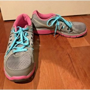 Women’s Nike sneakers, size 8